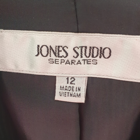 Jones Studio - Picture 3 of 3